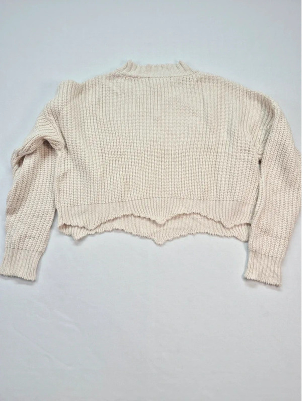 Romeo & Juliet Couture cream Oversized knit cropped sweater Women's small - Picture 12 of 13